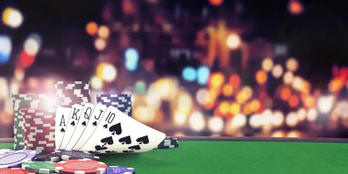 Jackpot Joyride: Navigating the Glitzy World of Online Casinos